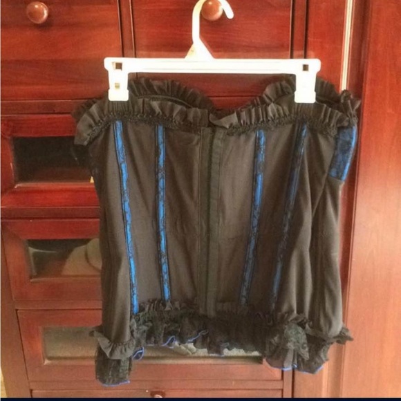 Corset - Picture 2 of 2
